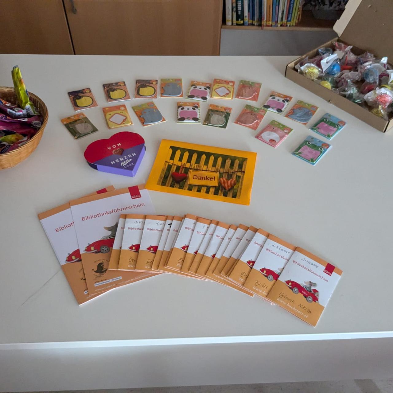 Bibliotheksführerscheine und Preise für die Kinder der 2. und 3. Klasse